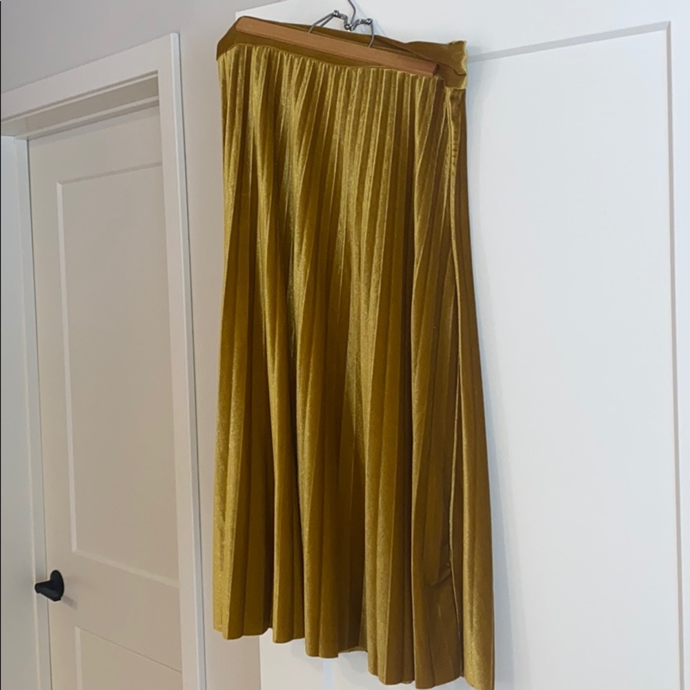 NWOT Golden Velvet MIDI Skirt